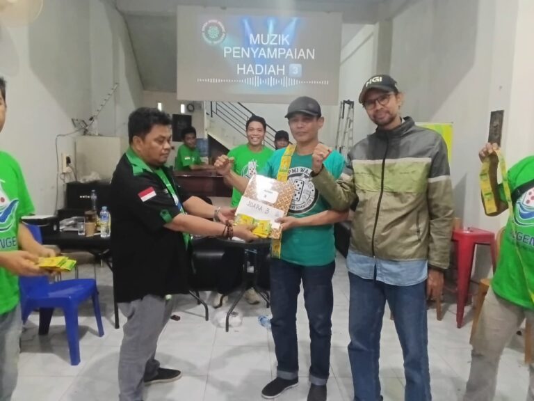 HDT – Adhe dari DTT Tuan Guru Community Juara III di Turnamen Domino Silaturrahim Gardu KDI