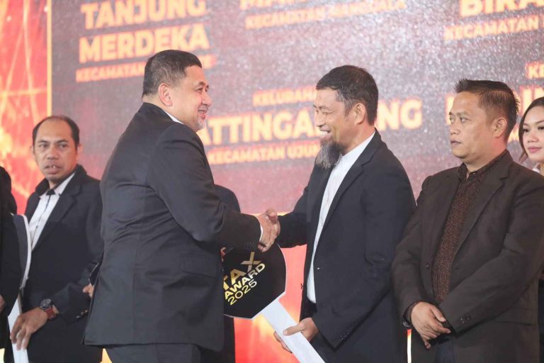 Kelurahan Laikang Kecamatan Biringkanaya Raih Penghargaan Tax Award 2025