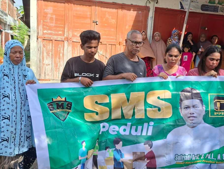 Wakil Ketua DPRD Sulsel Sufriadi Arif Salurkan Bantuan Korban Kebakaran di Kabupaten Wajo