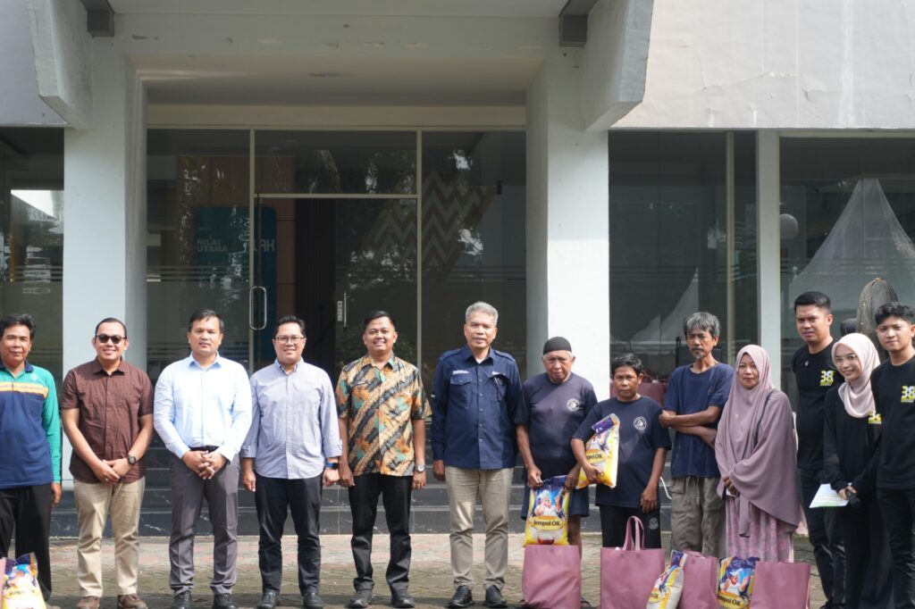 Pasar Murah Ramadan PT KIMA Bantu Ringankan Beban Masyarakat di Sekitar Kawasan Industri