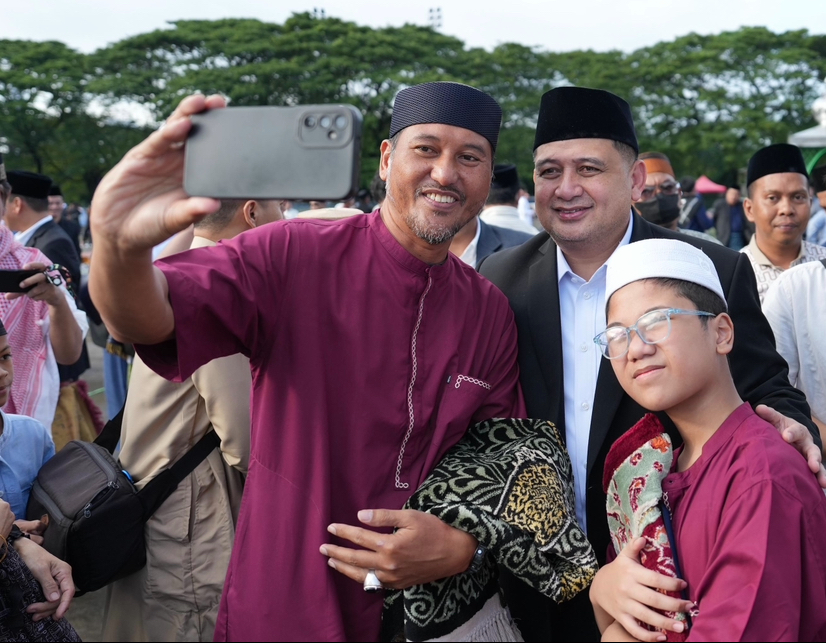 Wali Kota dan Wakil Wali Kota Shalat Idul Fitri Bersama Ribuan Masyarakat Kota Makassar