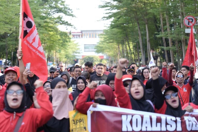 May Day 2026, Munafri-Aliyah Ramaikan Fun Walk Serikat Buruh dan Pekerja