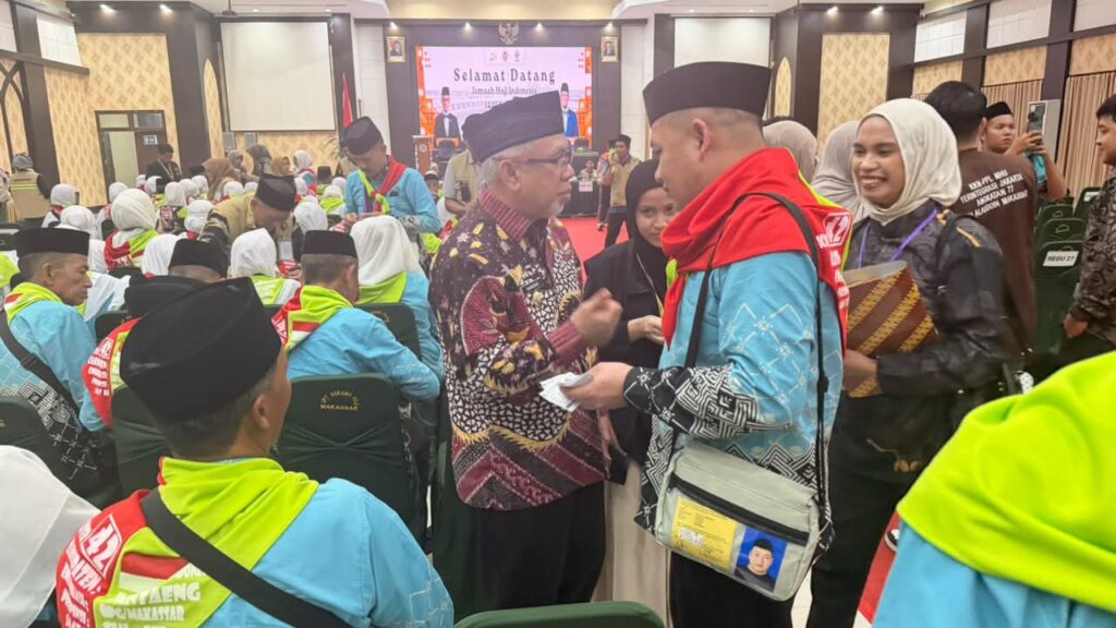 Wabup Bantaeng Dampingi Rombongan Jamaah Calon Haji Kabupaten Bantaeng di Embarkasi