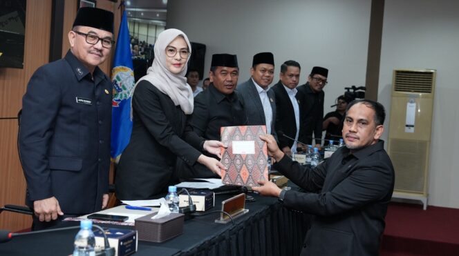 Ketua DPRD Sulsel Pimpin Rapat Paripurna Penyampaian LKPJ Gubernur Sulsel TA 2025