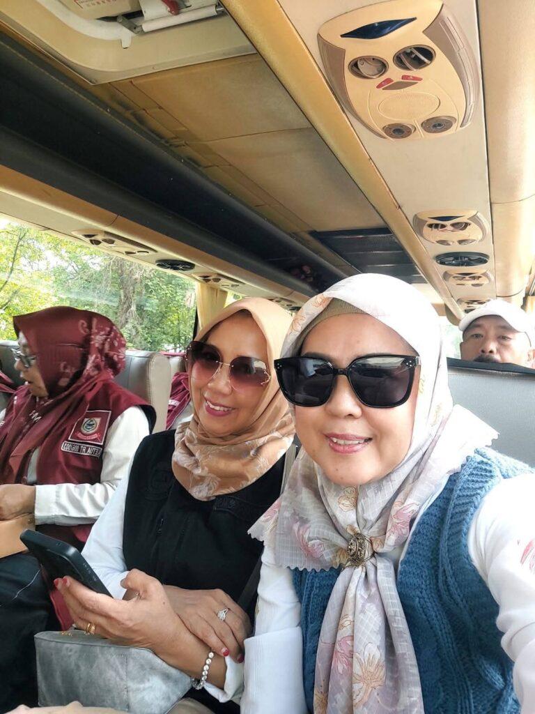 Kelurahan Berua Menggelar Family Gathering dan Studi Tiru