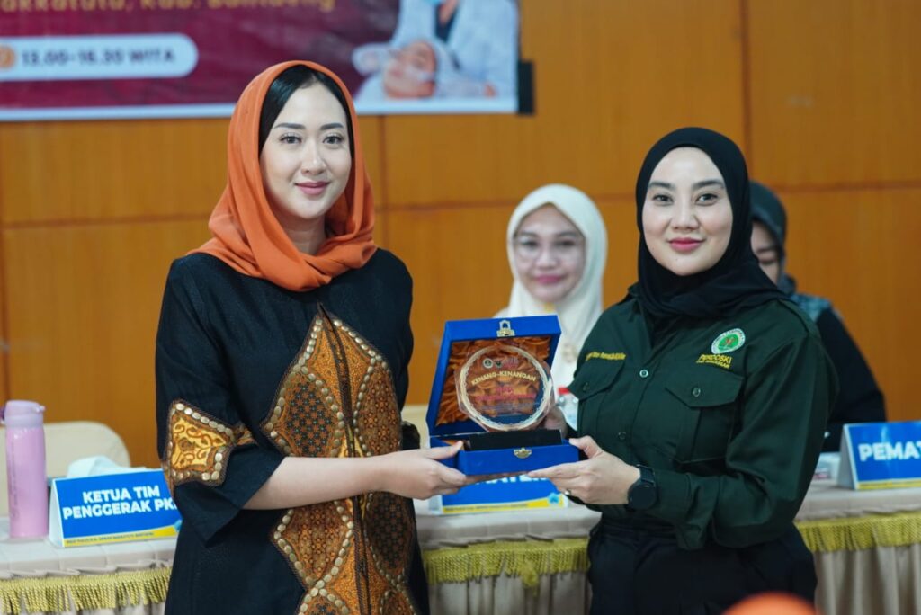 Peduli Kesehatan Kulit, TP. PKK Bantaeng Buka Bakti Sosial Peeling Wajah Gratis