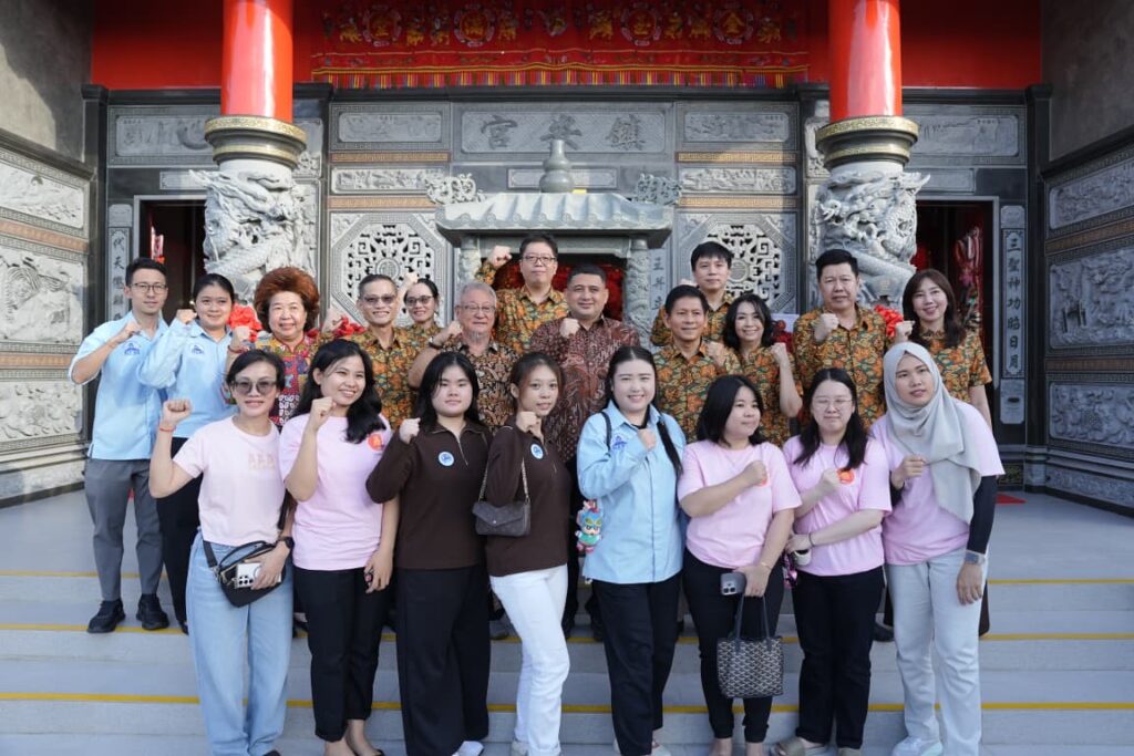 Wali Kota Munafri Tanda Tangani Prasasti Cetiya Zhen An Kong Makassar