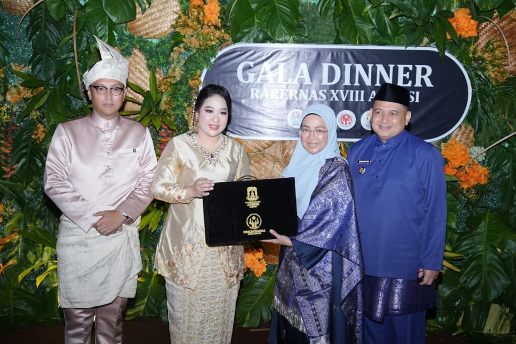 Munafri-Melinda Hadiri Gala Dinner APEKSI 2026
