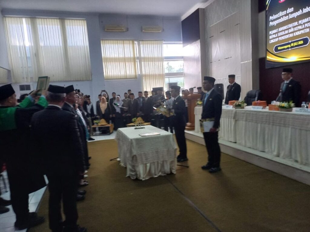 Bupati Suwardi Lantik 222 Pejabat Lingkup Pemkab Soppeng
