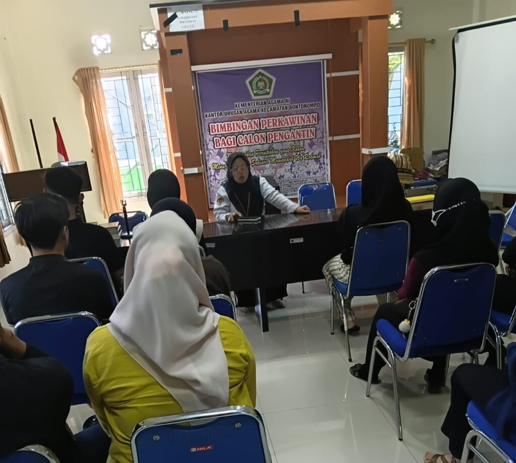 Calon Kedua Mempelai Sedan Diberikan Pengetahuan Tentang Berkeluarga