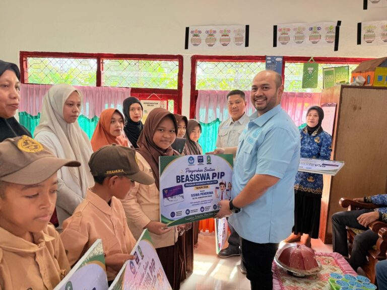 Komisi E DPRD Sulsel dan Disdik Sijai Kolaborasi Hadirkan PIP untuk Anak Sekolah Dipelosok