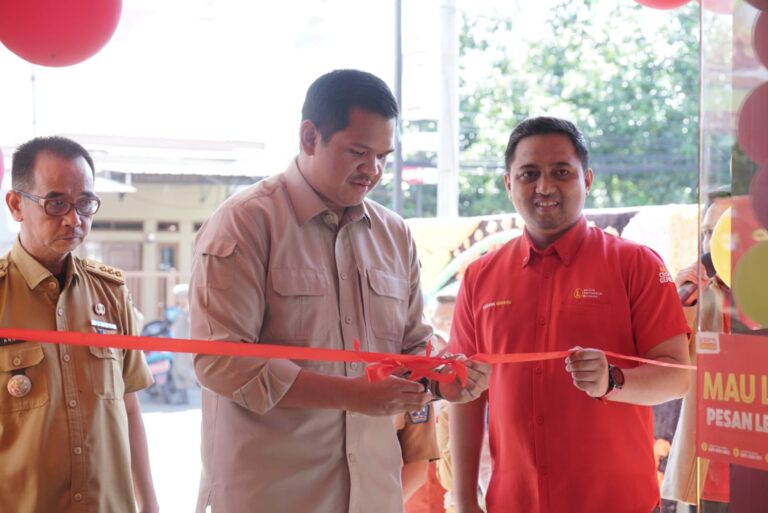 Bupati Bantaeng Hadiri Grand Opening Lazuna Chicken