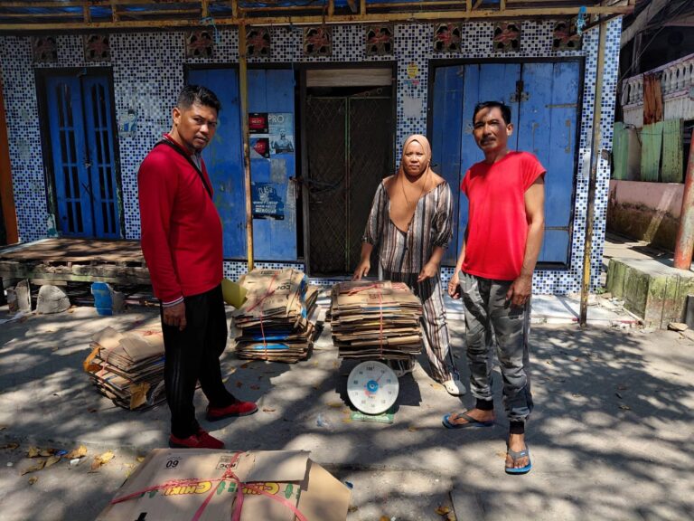 Kecamatan Ujung Pandang Edukasi Warga Pulau Lae-Lae Pilah Sampah