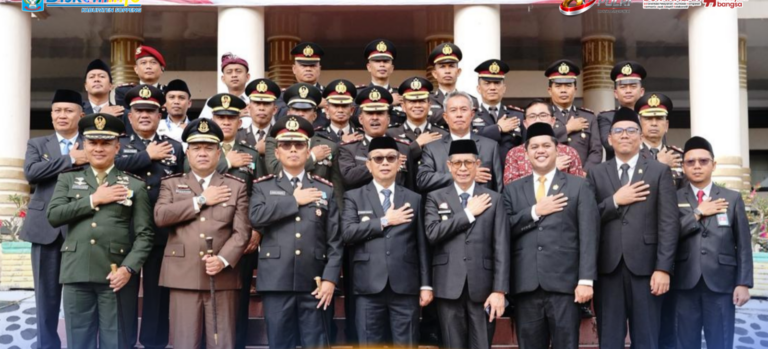 Bupati dan Wakil Bupati Soppeng Kompak Hadiri Upacara Hari Bhayangkara ke-80