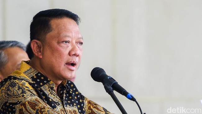 Eks Jampidsus Febrie Adriansyah Resmi Jadi Tersangka