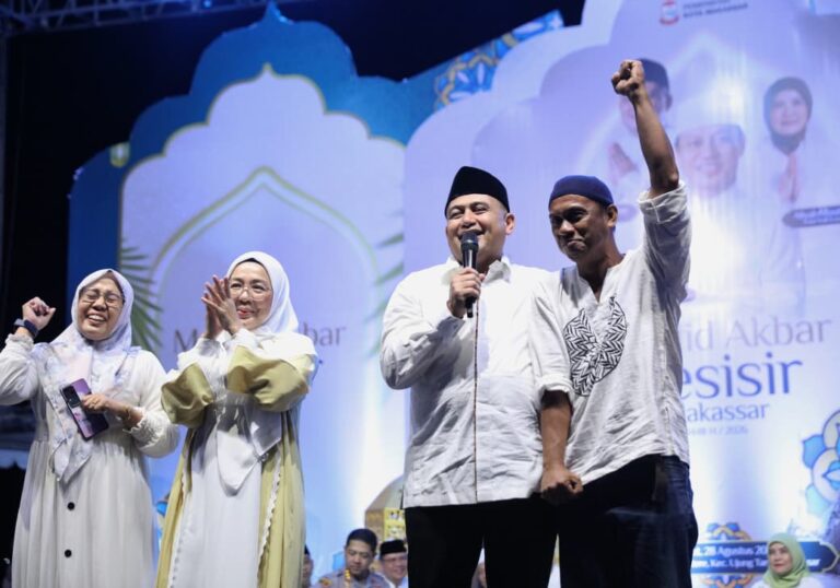 Hadiri Maulid Akbar, Wali Kota Makassar Munafri Ajak Warga Jadikan Rasulullah Teladan