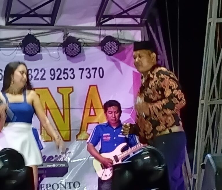 Meriahnya Pesta Pernikahan Rahmadani dan Nuraisyah