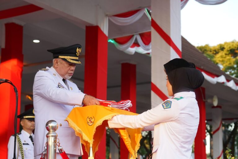Wabup Bantaeng Pimpin Upacara Penurunan Bendera Sang Merah Putih HUT ke-81 RI