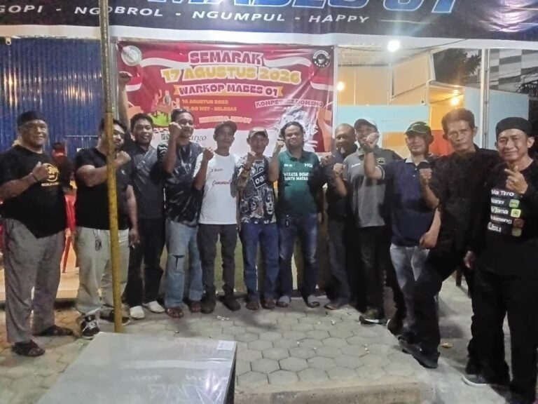 Pasangan Krg Kindang Cs Robi Sabet Juara I Kompetisi Domino Semarak Kemerdekaan di Warkop Mabes 01