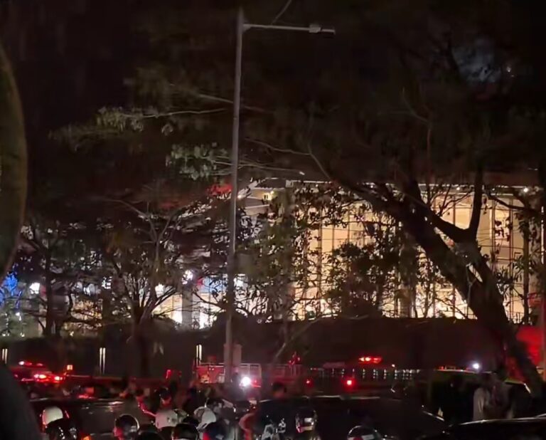 Kebakaran Mall Nipah Makassar Berhasil Dipadamkan