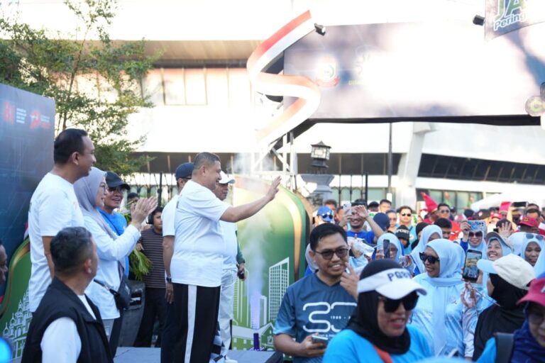 Wali Kota Munafri Lepas Ribuan Peserta PPNI Fun Run dan Jalan Sehat Gerakan Koperasi