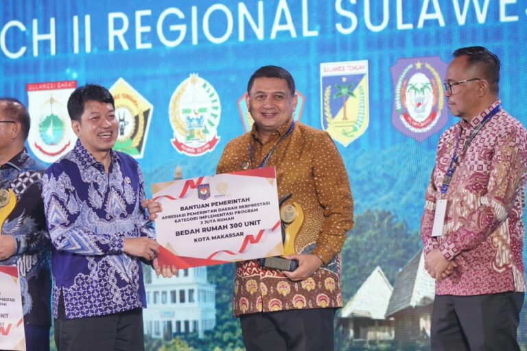 Wali Kota Makassar Terima Dua Penghargaan Pemda Berprestasi 2026 dari Kemendagri