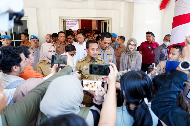Gubernur Sulsel Rapat Bersama Forkopimda Evaluasi Antrean BBM