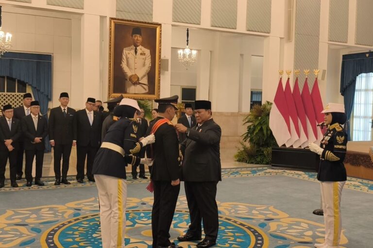 Prabowo Lantik Suyudi Ario Seto Jadi Kapolri