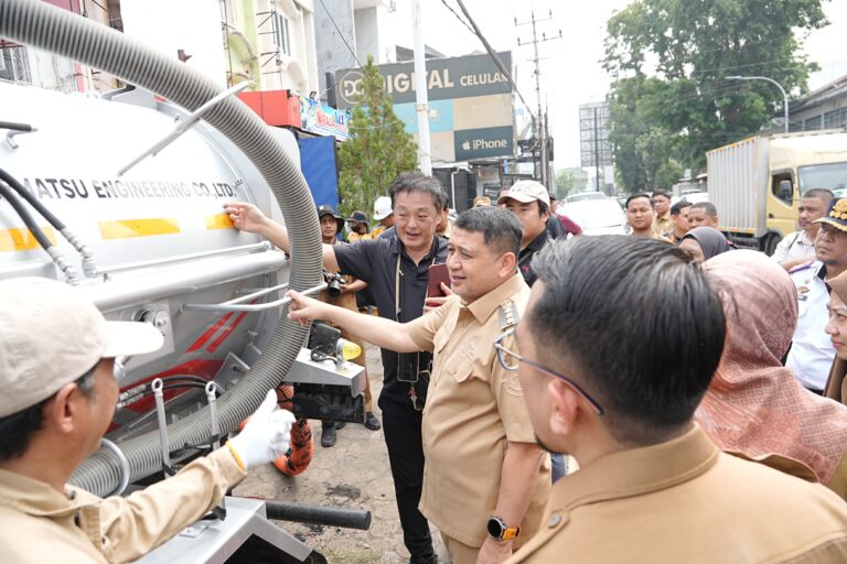 Hadapi Musim Hujan, Wali Kota Munafri Siapkan Kendaraan Penyedot Air Berteknologi dari Jepang